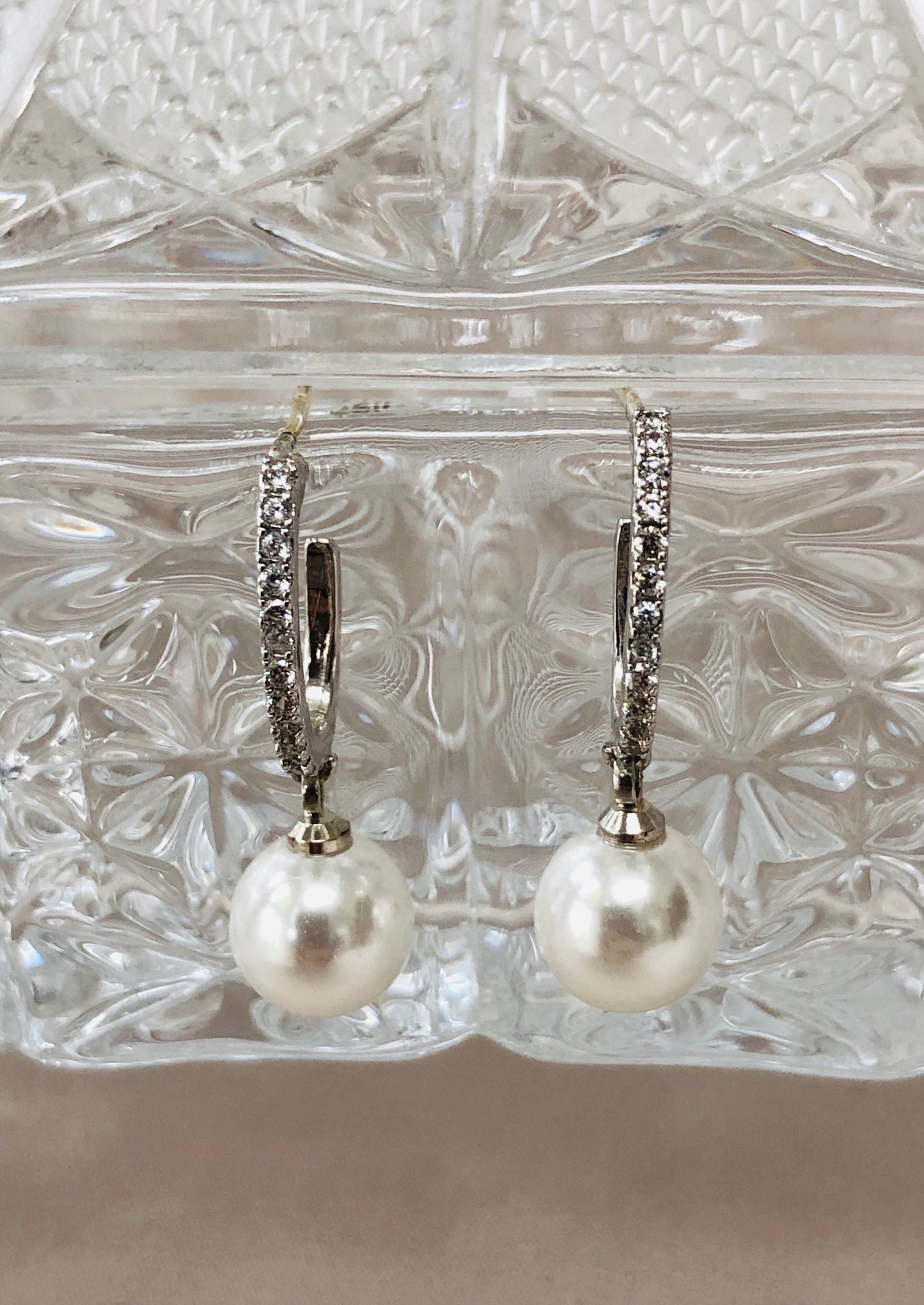 Formal Pearl and Diamonds