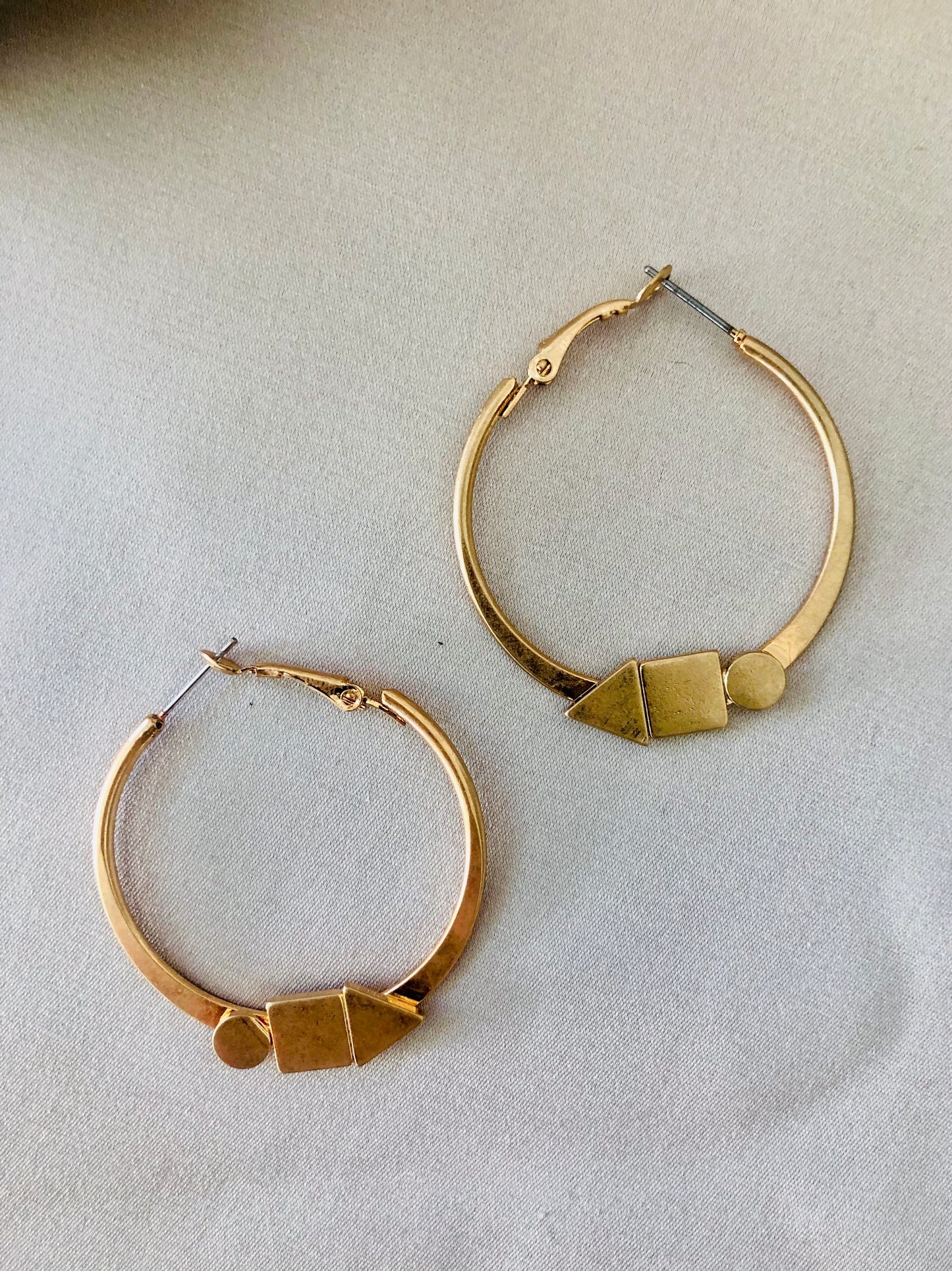Geometric Hoops