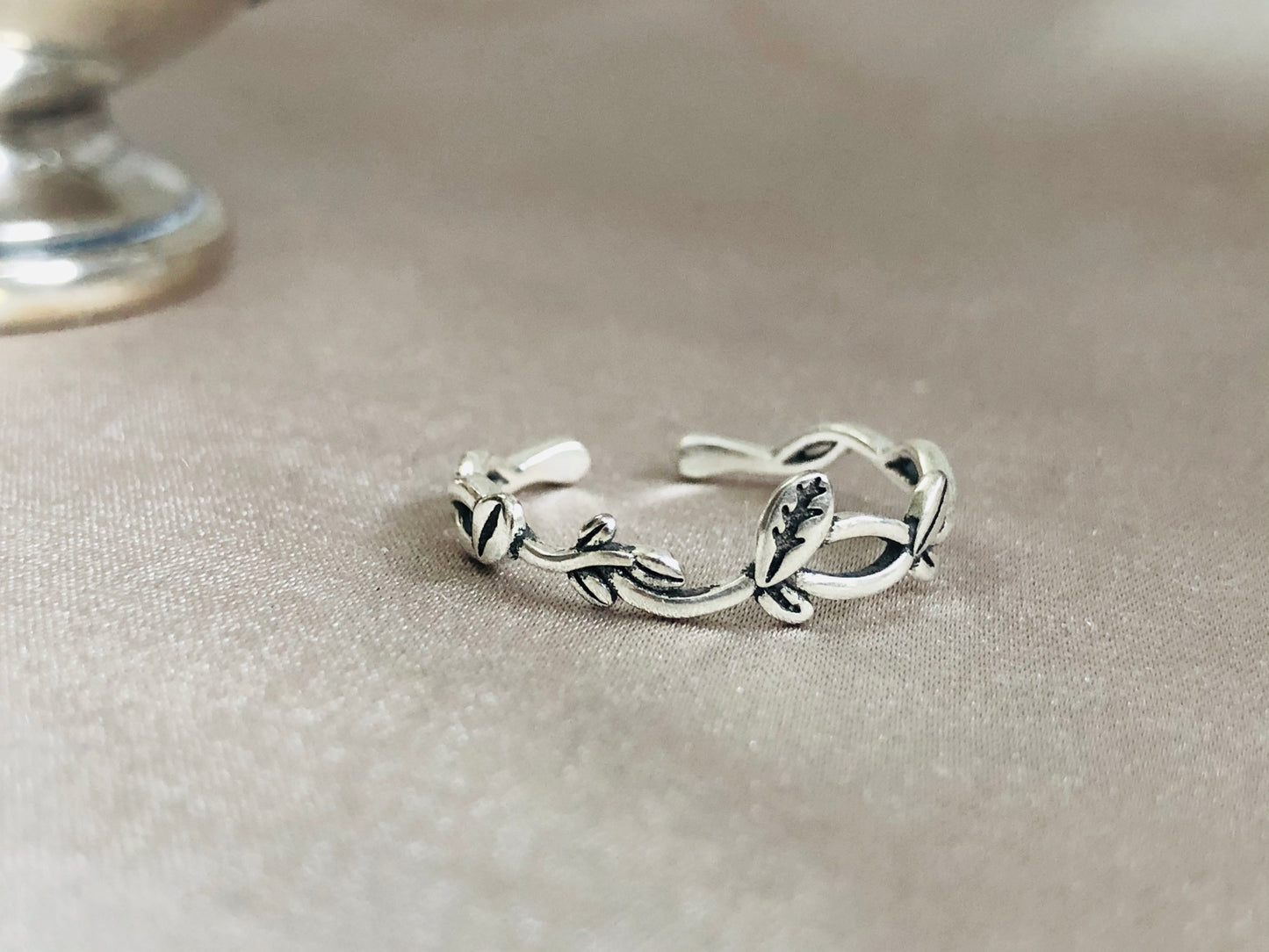 Rose Stem Band