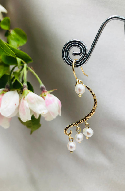 Swooping Pearl Earrings