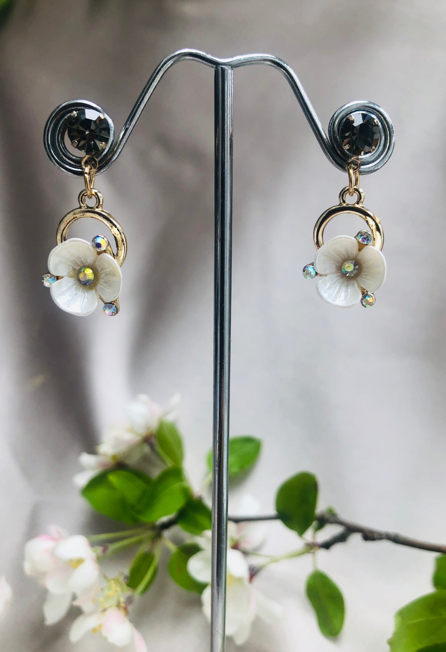 Cute White Flowery Earrings
