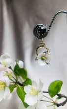 Load image into Gallery viewer, Cute White Flowery Earrings
