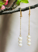 Load image into Gallery viewer, Dangling White Pearl Earrings
