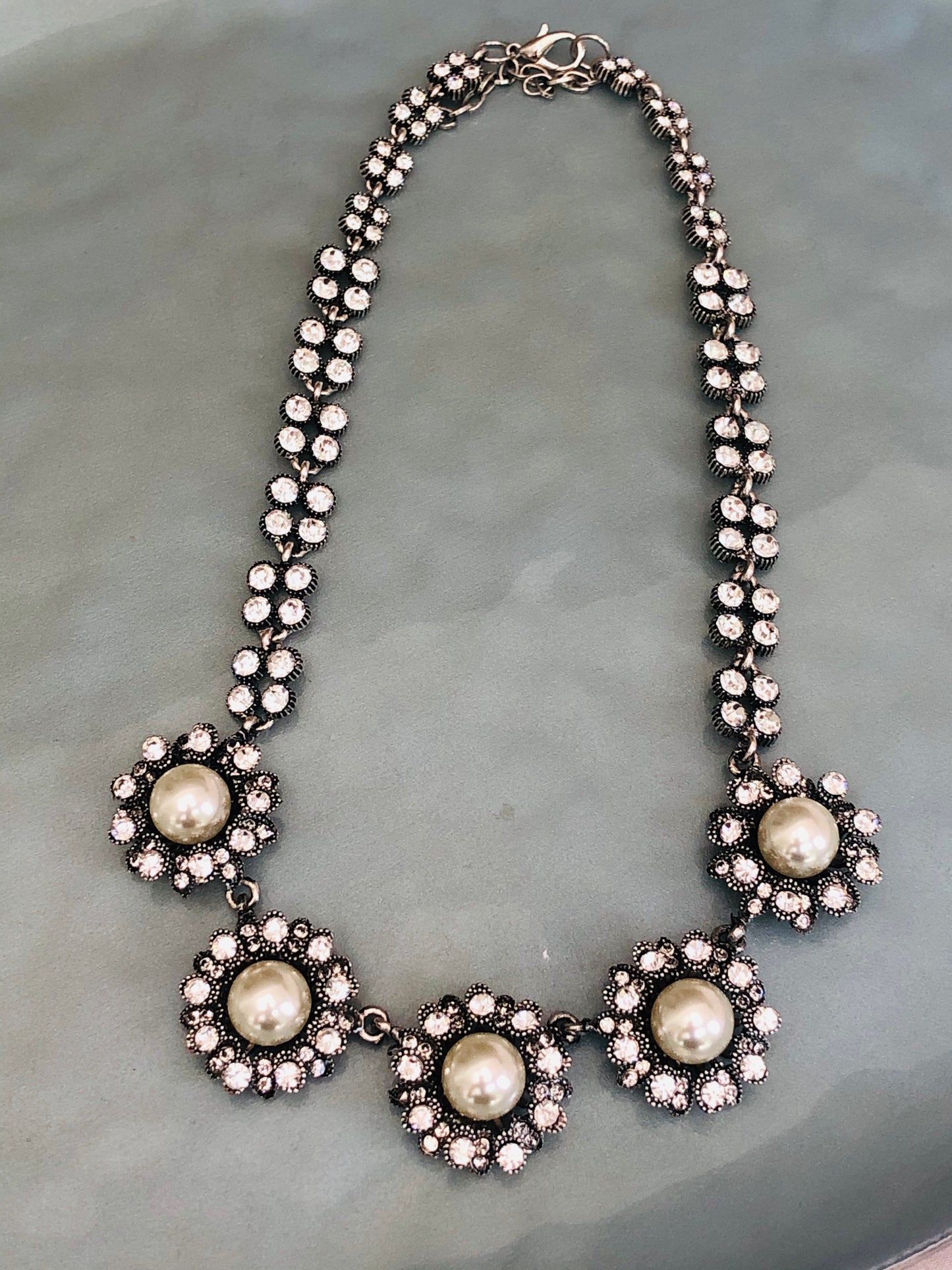 Pearl Flowers Necklace