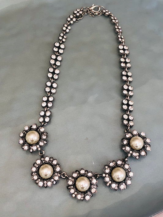 Pearl Flowers Necklace