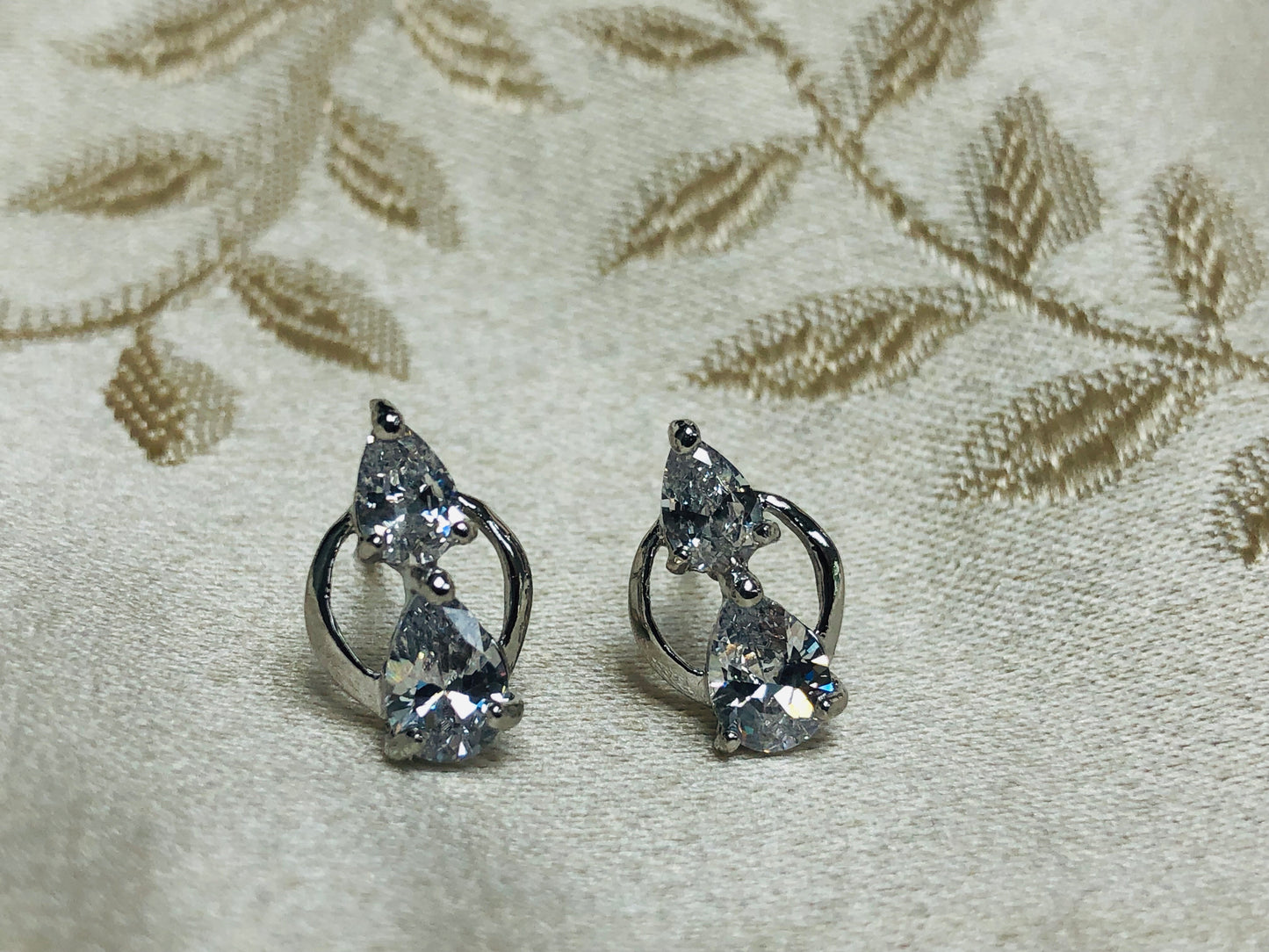 Diamonds in a Ring