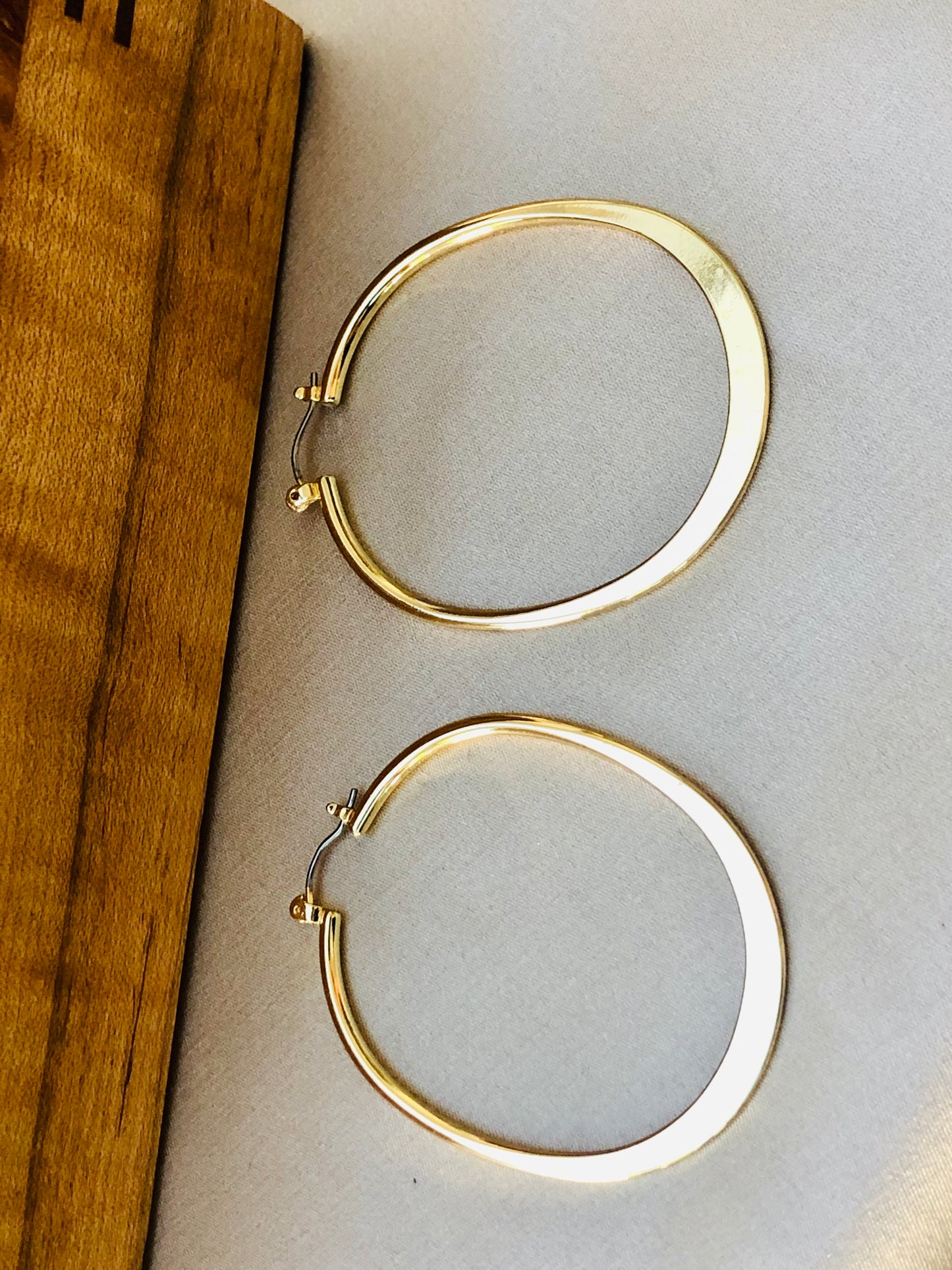 Oval Hoops
