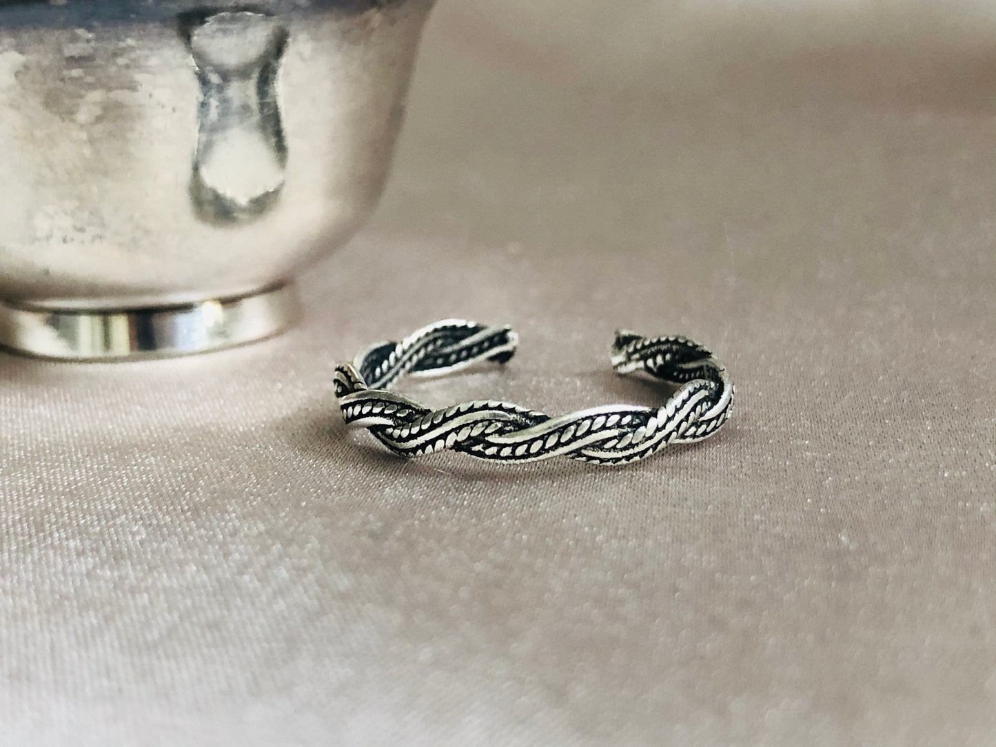 Twist Ring