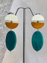 Load image into Gallery viewer, Island Vacation Earrings
