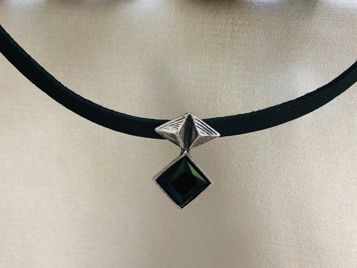 Noir Gem Choker