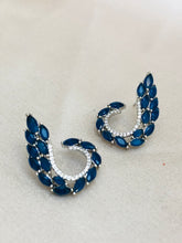 Load image into Gallery viewer, Sweeping Wave Earrings
