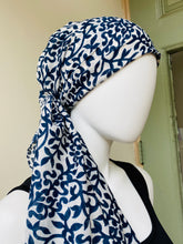 Load image into Gallery viewer, Tassel Accented Scarf
