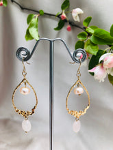 Load image into Gallery viewer, Dangly Gold Earrings with Pink Pearl
