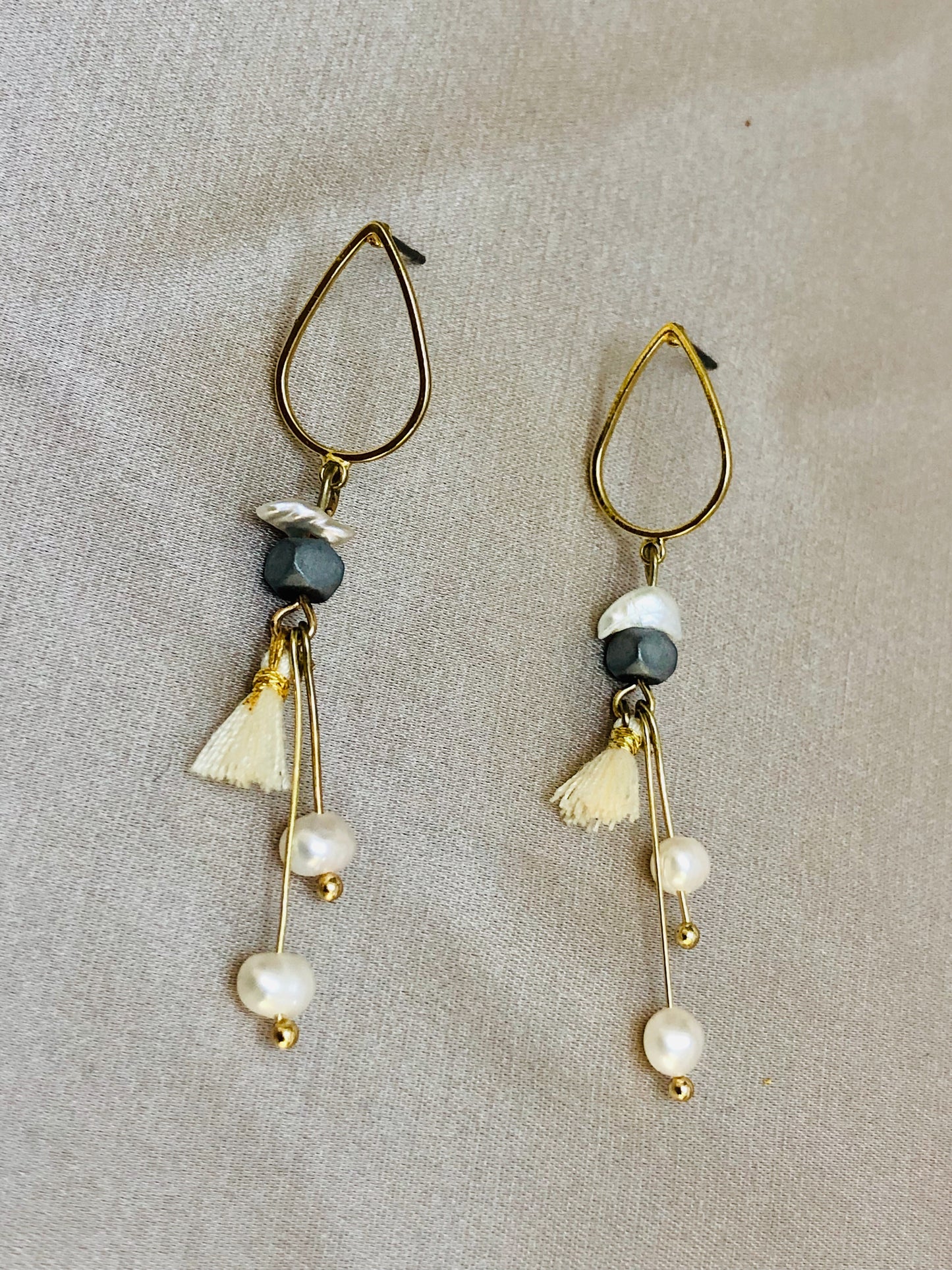 Breezy Pearl Earrings