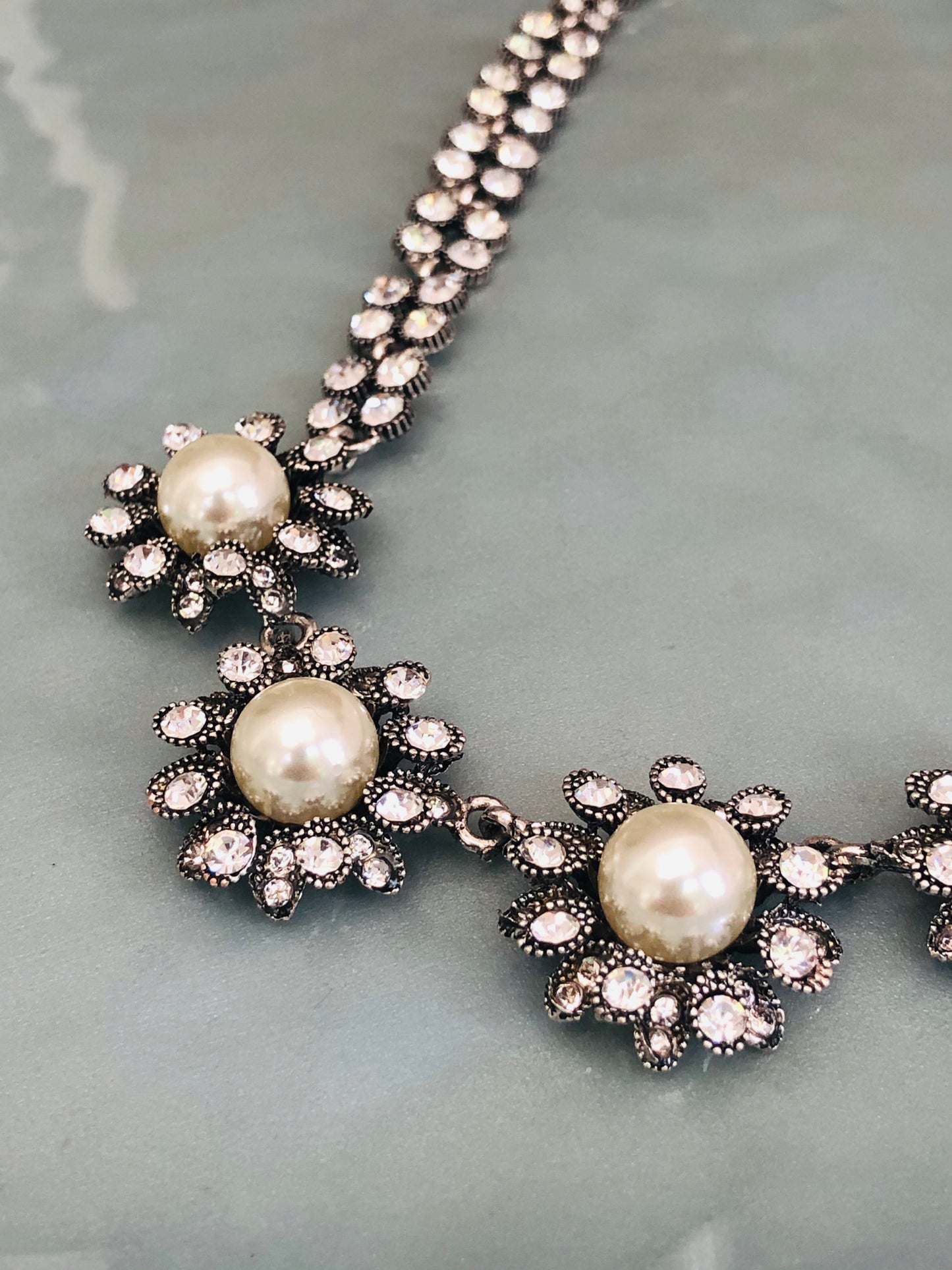 Pearl Flowers Necklace