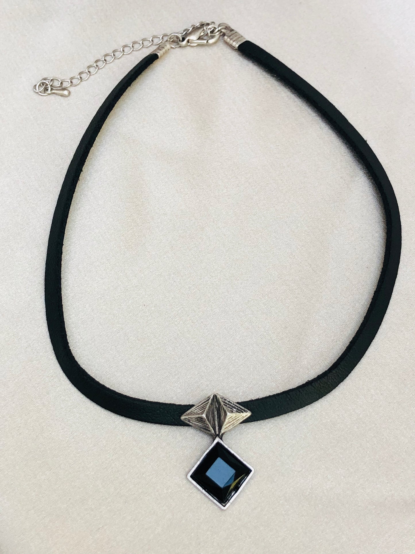 Noir Gem Choker