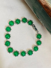 Load image into Gallery viewer, Parakeet Green Bracelet
