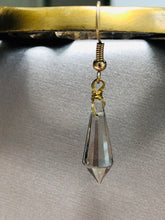 Load image into Gallery viewer, Crystal Point Earring
