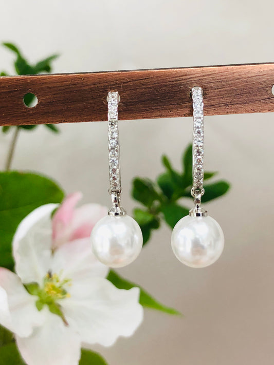 Formal Pearl and Diamonds