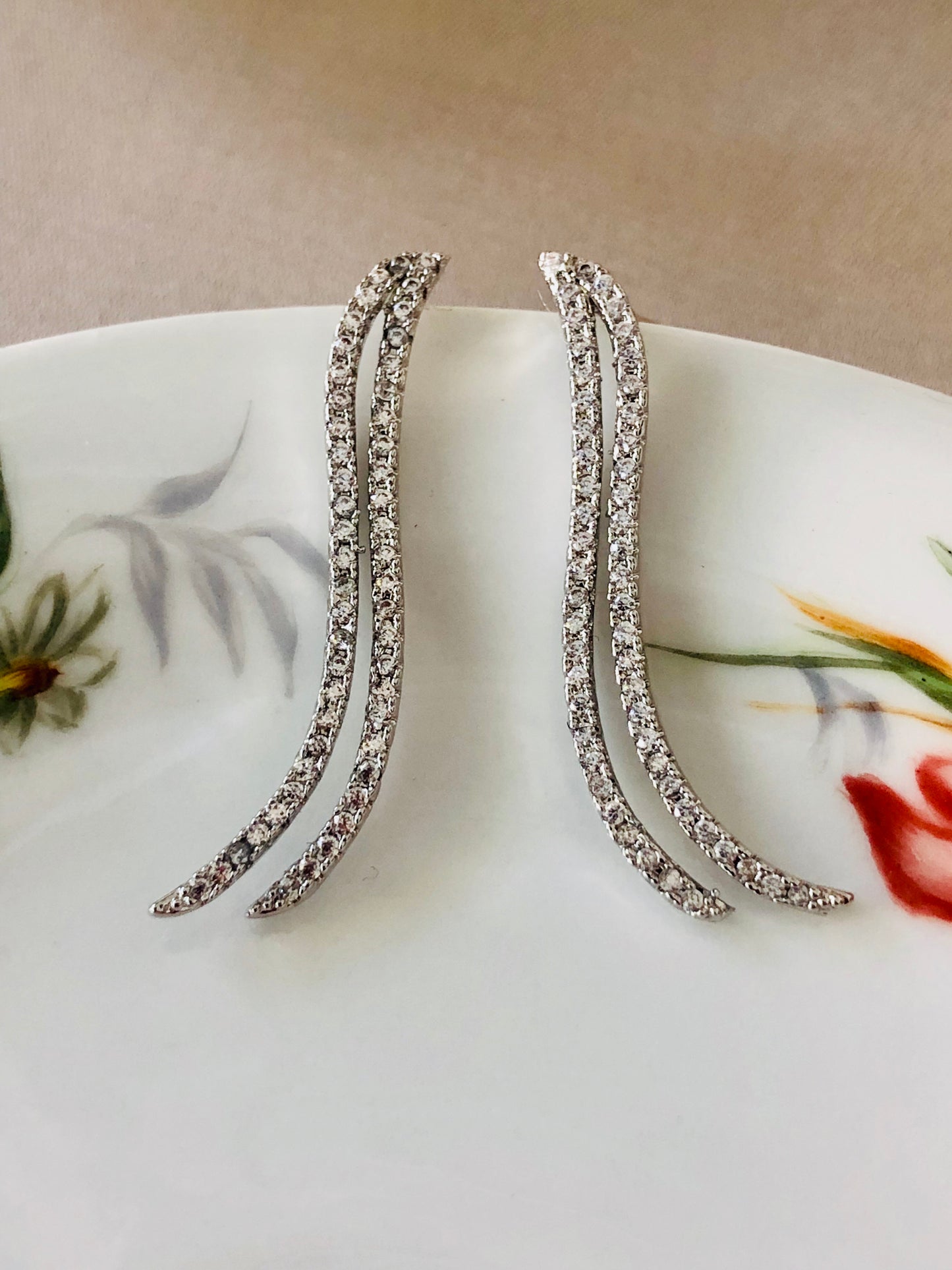 Swooping Diamonds